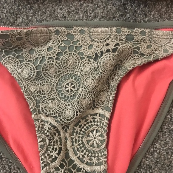 Bikini set - Picture 2 of 4